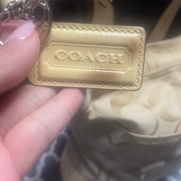 Handbag - Picture 3 of 4